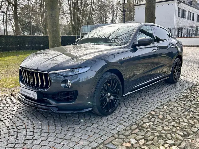 Maserati Levante 3.0 V6 SQ4 AWD Gran Lusso | Historie | NAP | GPS |