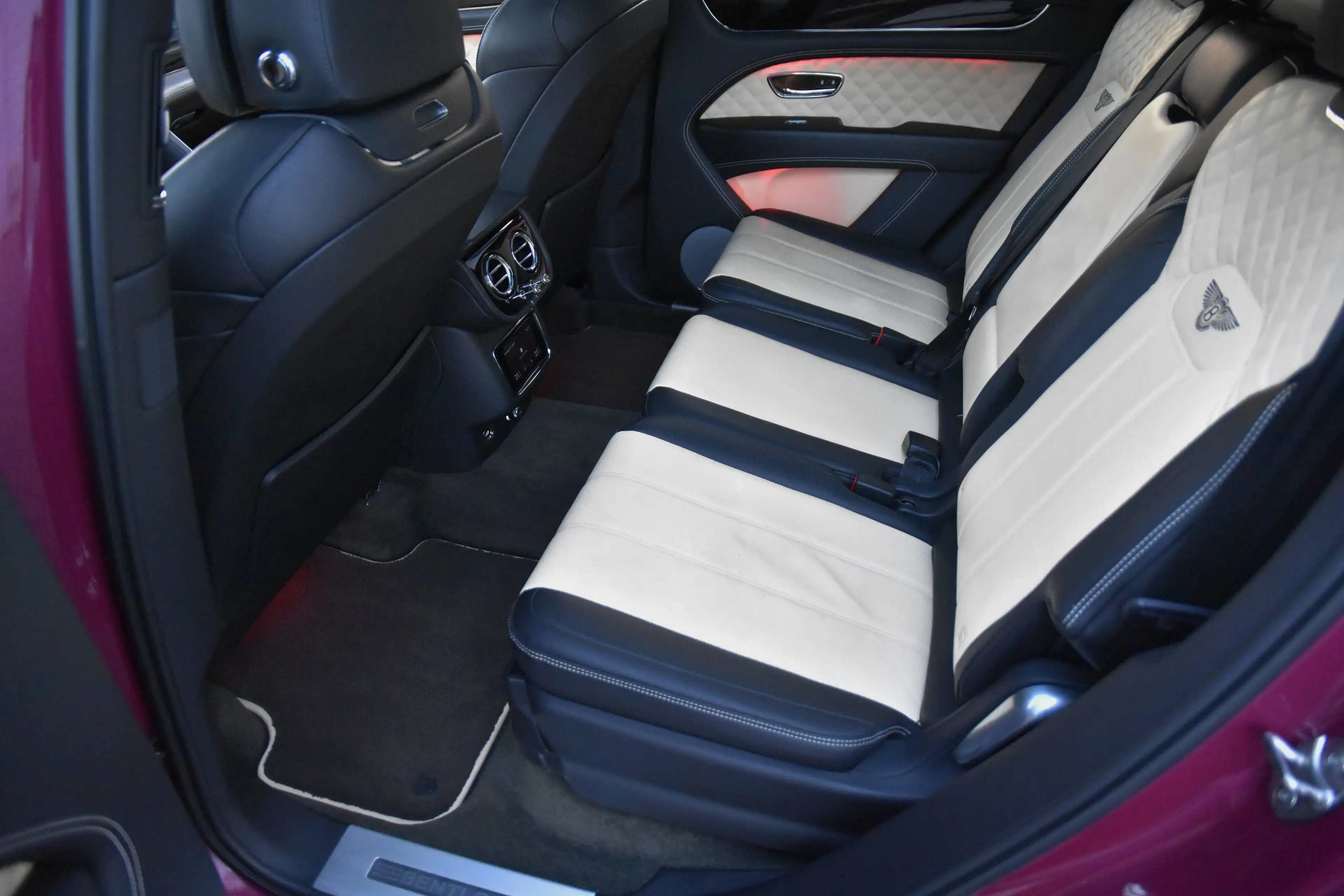 Bentley Bentayga V8 S *** MULLINER / 7 SEATS / BENTLEY HISTORY *** — photo 12