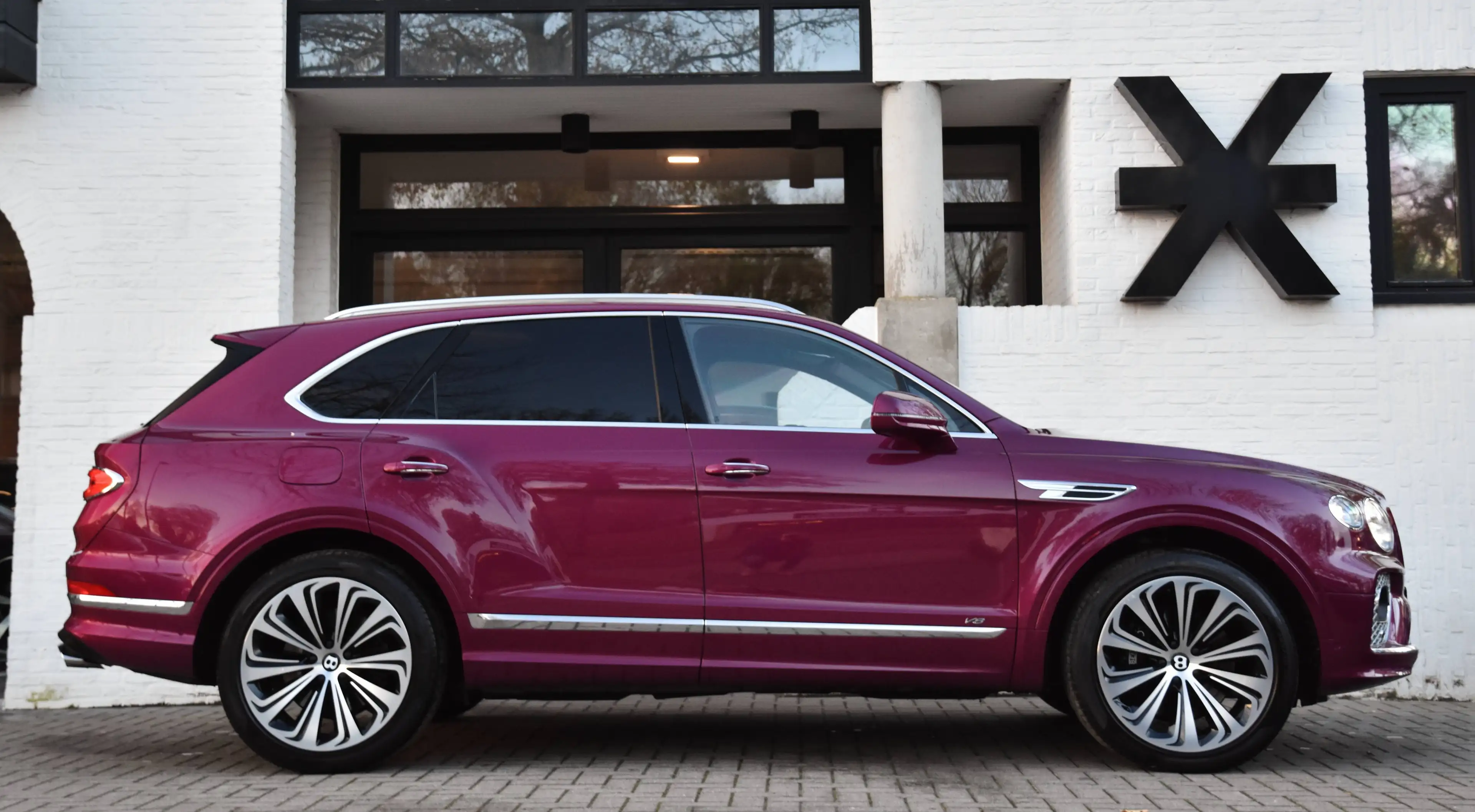 Bentley Bentayga V8 S *** MULLINER / 7 SEATS / BENTLEY HISTORY *** — photo 3