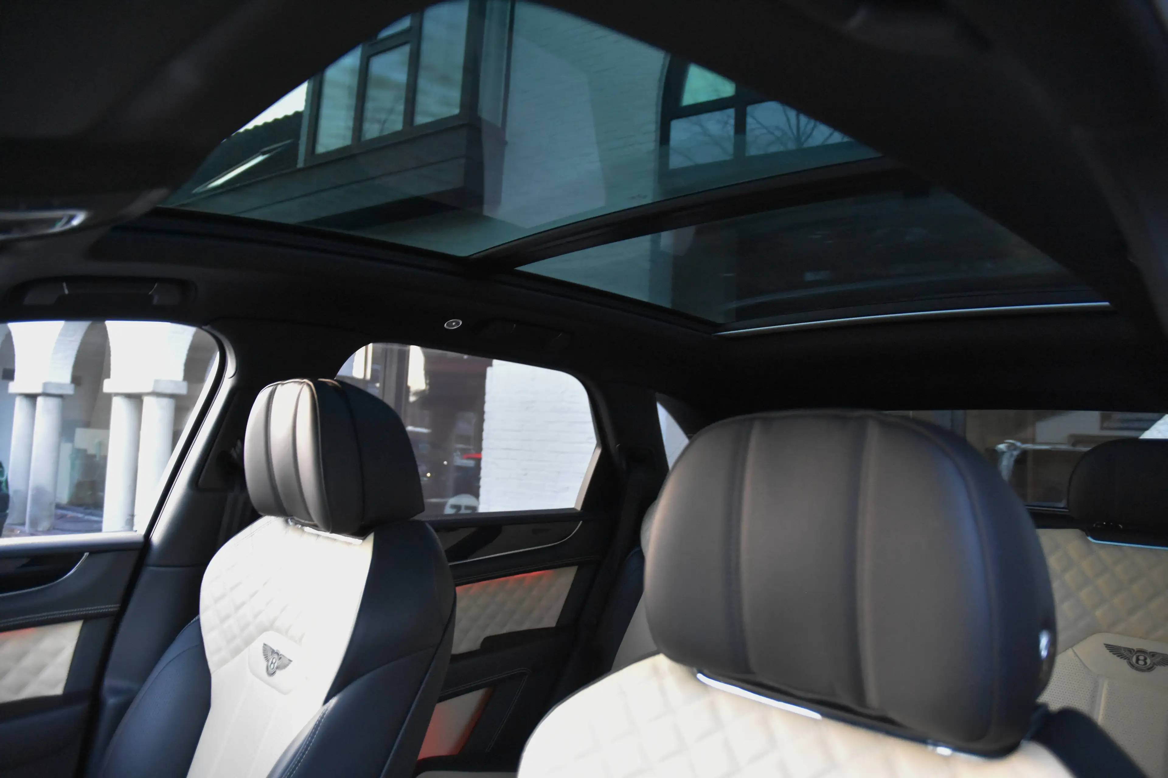 Bentley Bentayga V8 S *** MULLINER / 7 SEATS / BENTLEY HISTORY *** — photo 15