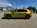 Volkswagen Golf 1.0 eTSI MHEV DSG Life LED*PDC*DAB*ACC*AHK* Gelb - thumbnail 2