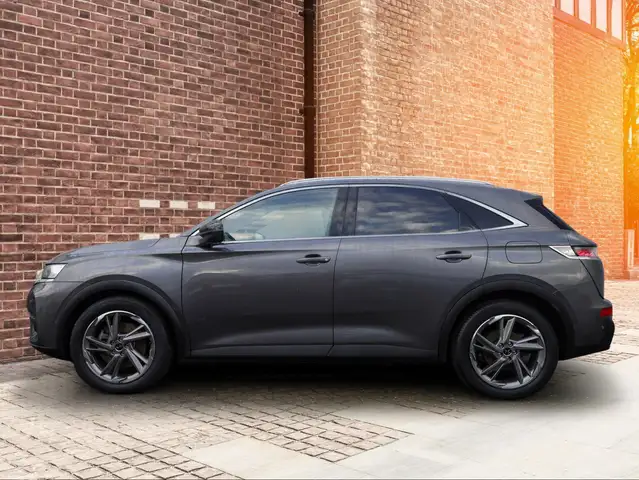 DS Automobiles DS 7 Crossback view 3