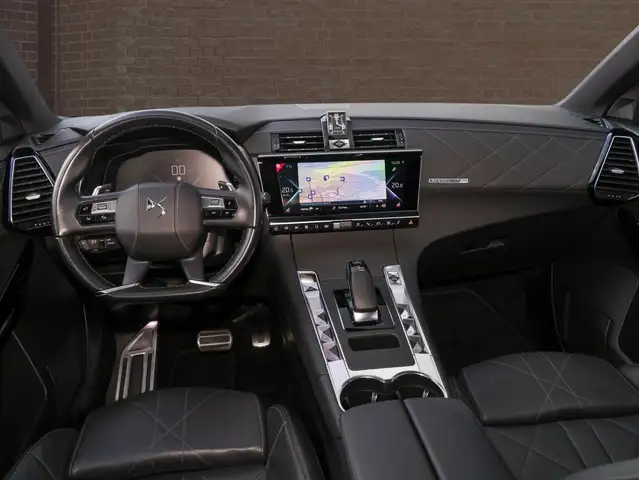DS Automobiles DS 7 Crossback view 15