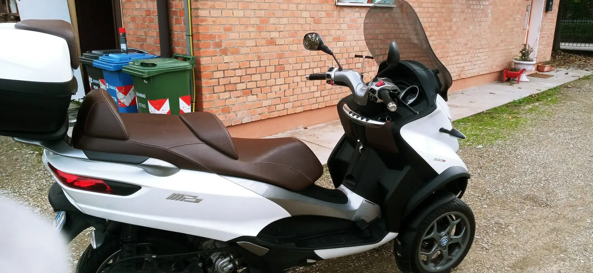 Piaggio MP3 300 lt beesnes Bianco - 2