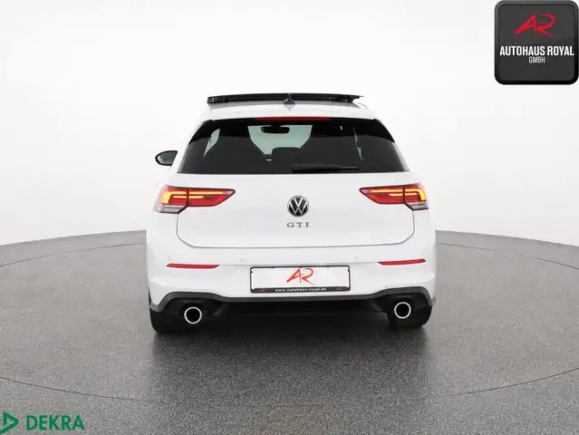 Volkswagen Golf view 4