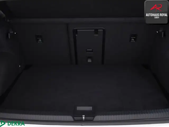Volkswagen Golf view 13