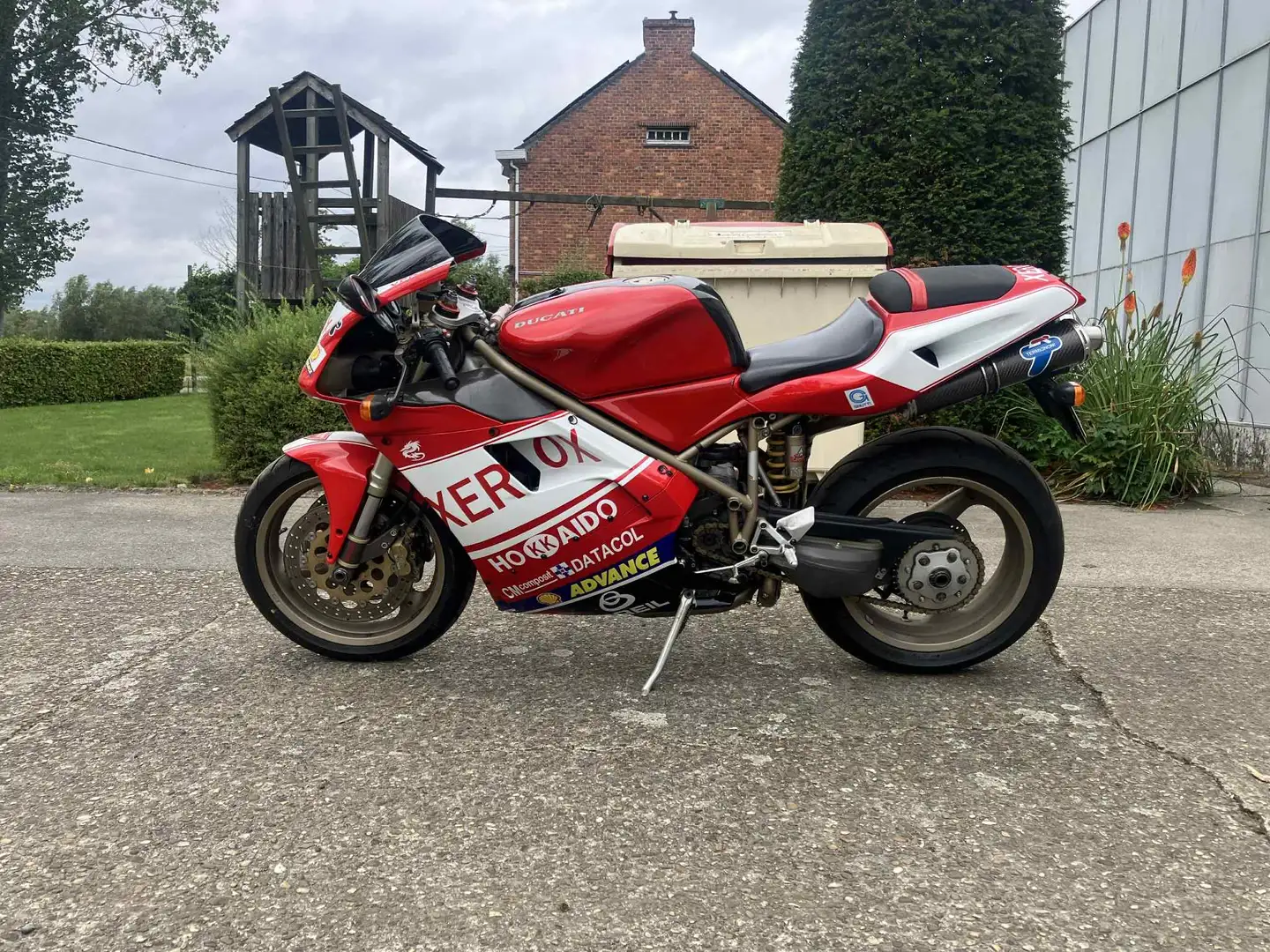 Ducati 748 Rot - 1