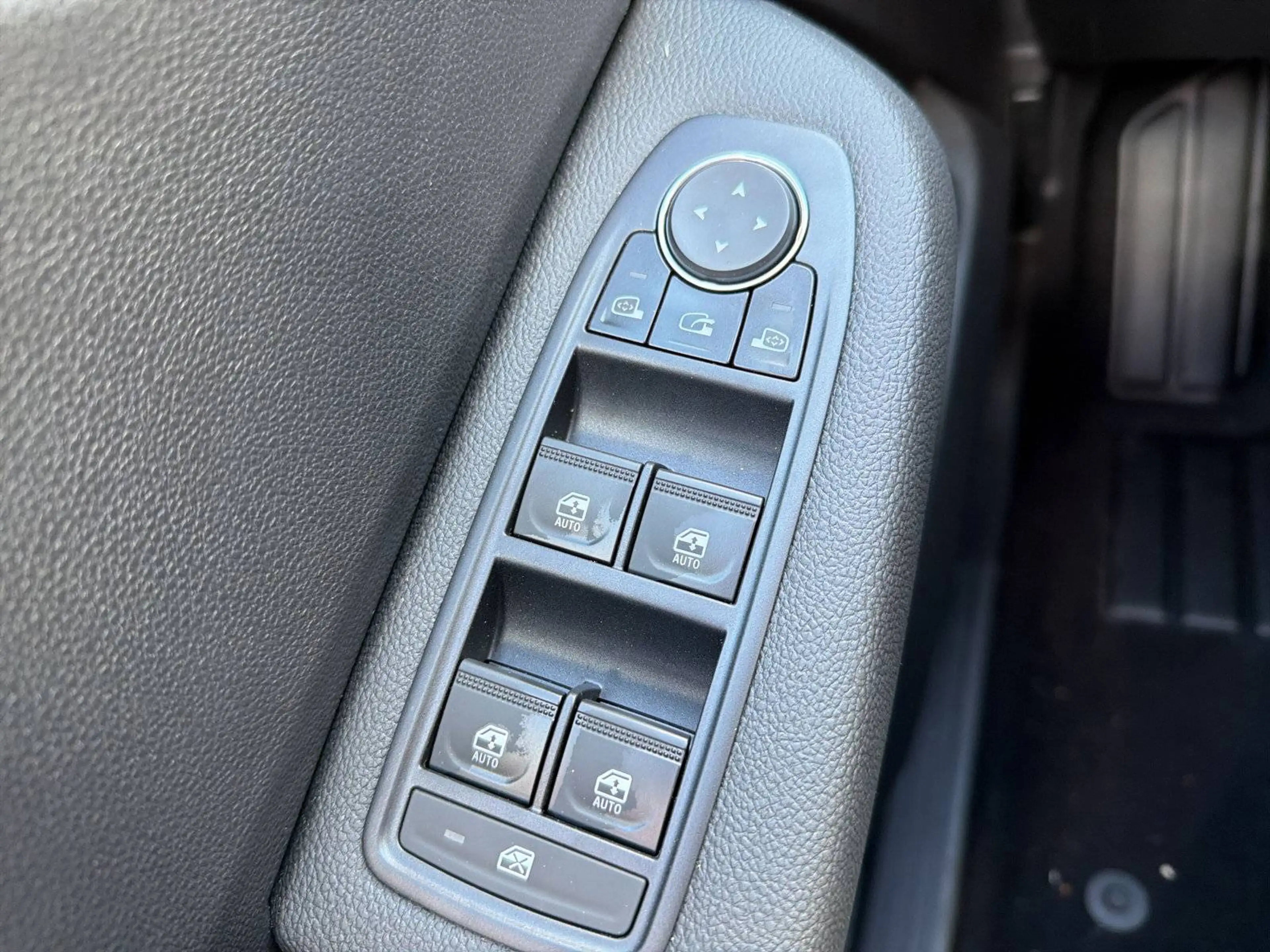 Mitsubishi Colt 1,0 PLUS, LED, SHZ , LHZ, FRK — photo 12