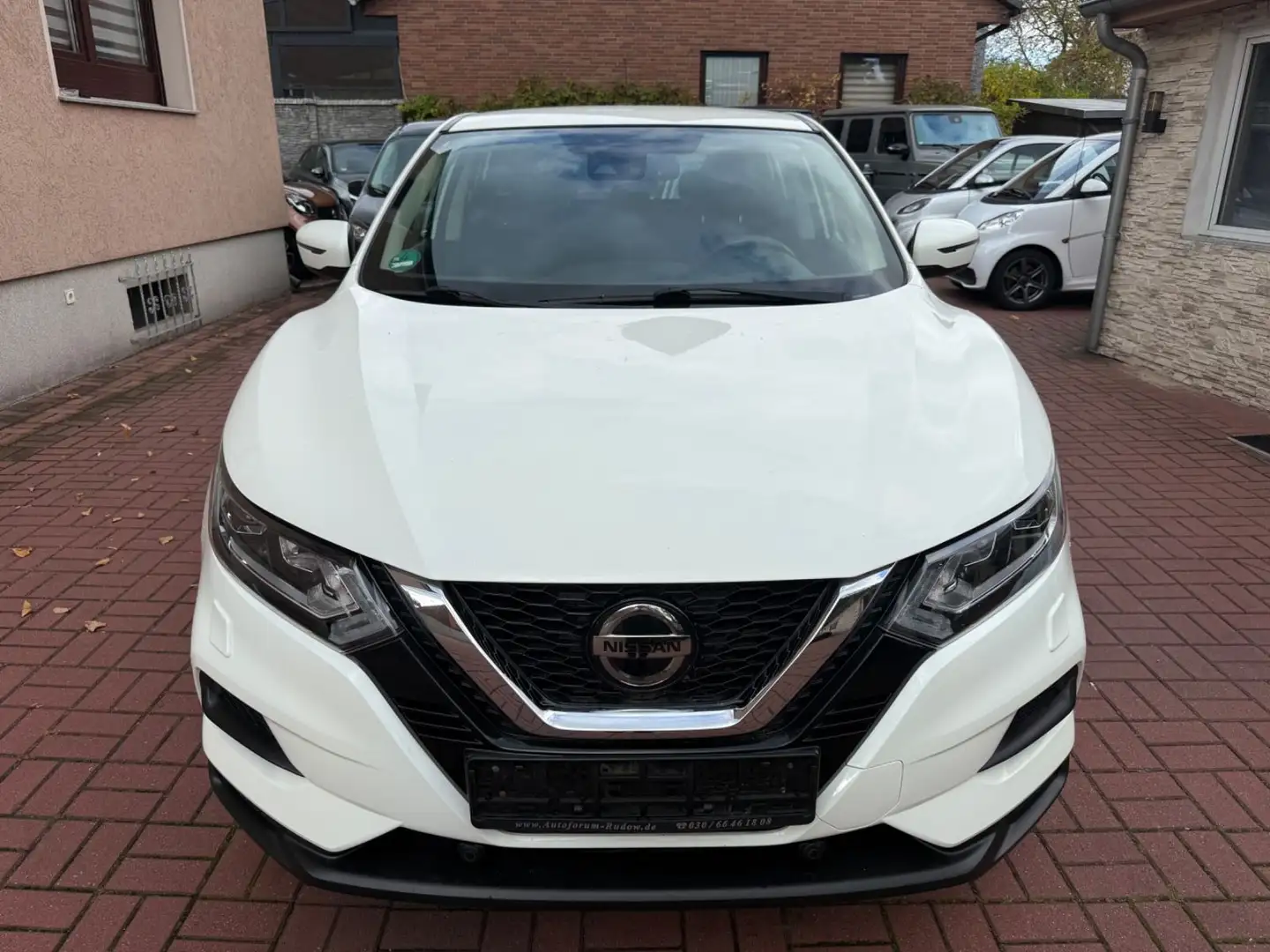 Nissan Qashqai 2.Hand+Rückfahrkam+PDC+AUTOMATIK Weiß - 2