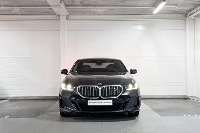 BMW I5 view 5