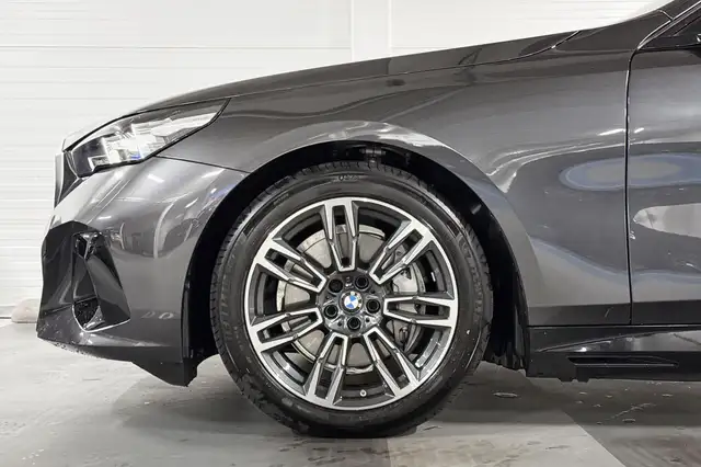 BMW I5 view 4