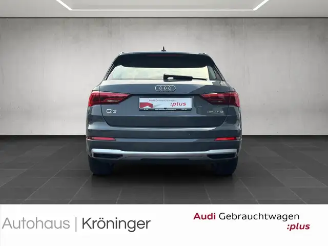 Audi Q3 view 6