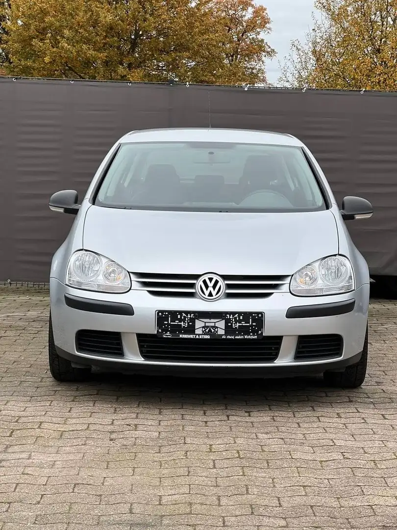 Volkswagen Golf V Lim. Trendline Silber - 2