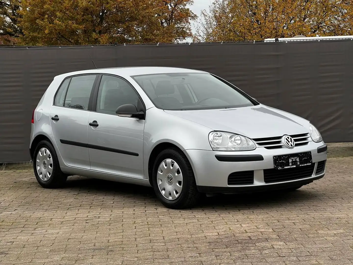 Volkswagen Golf V Lim. Trendline Silber - 1