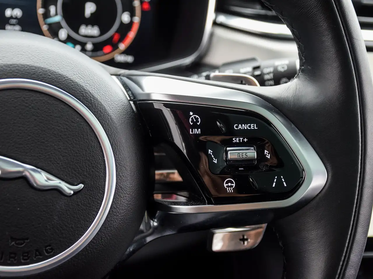 Jaguar F-Pace снимка Jaguar F-Pace