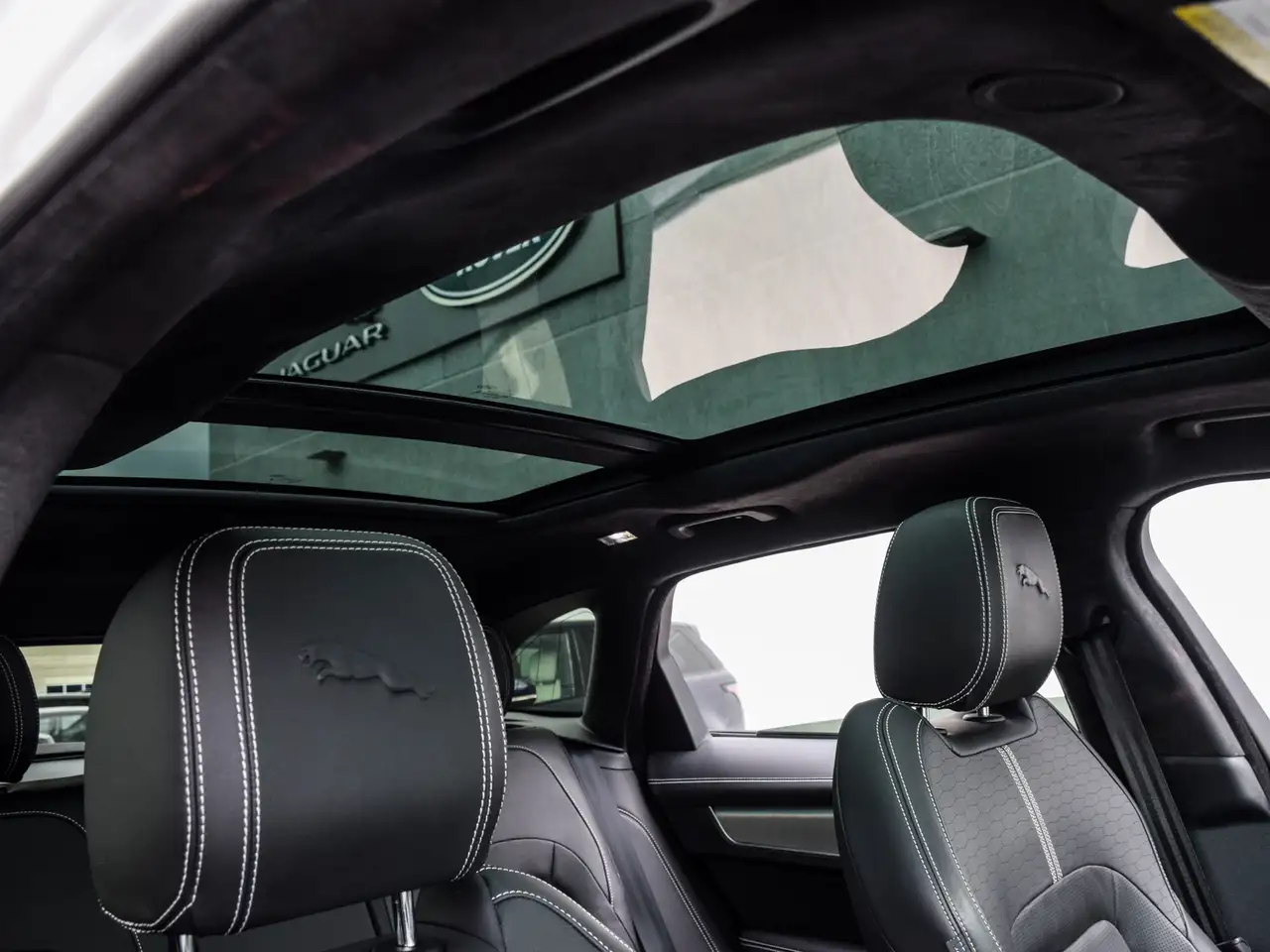 Jaguar F-Pace снимка Jaguar F-Pace