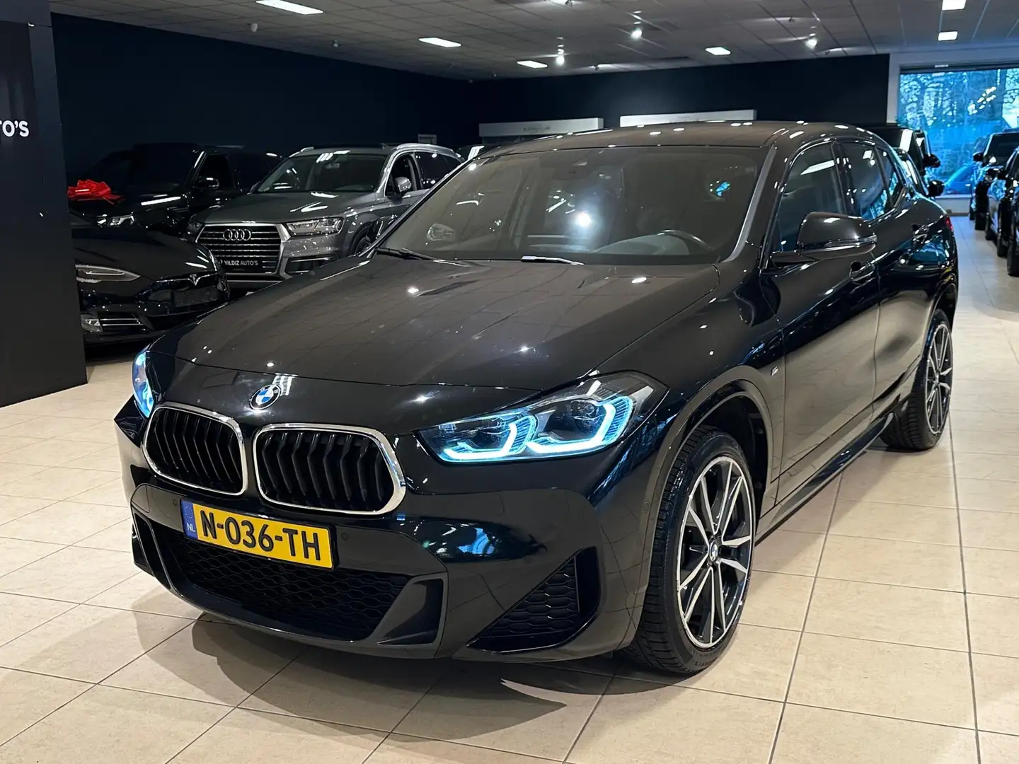 BMW X2 SDrive20d Business Edition Plus M-SPORT BTW Zwart - 2