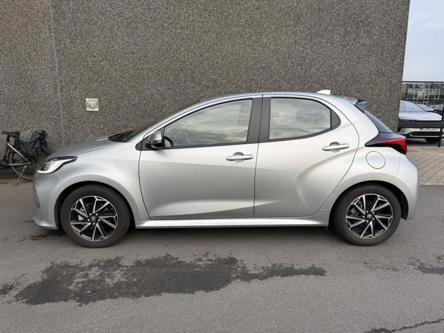 Toyota Yaris 1.5 Hybrid Iconic + Hi-Tech Pack Argento - 2