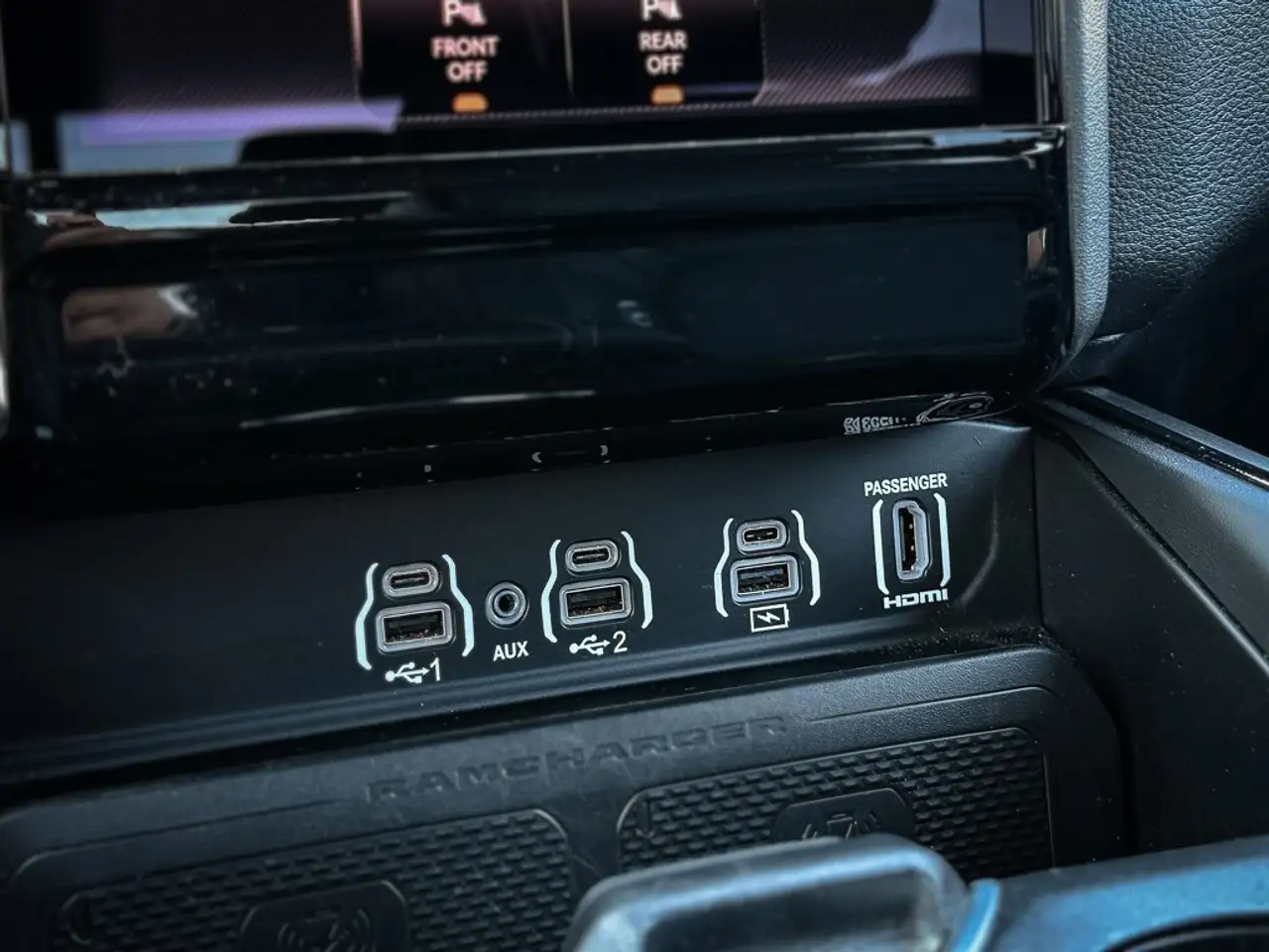 RAM 1500 снимка RAM 1500