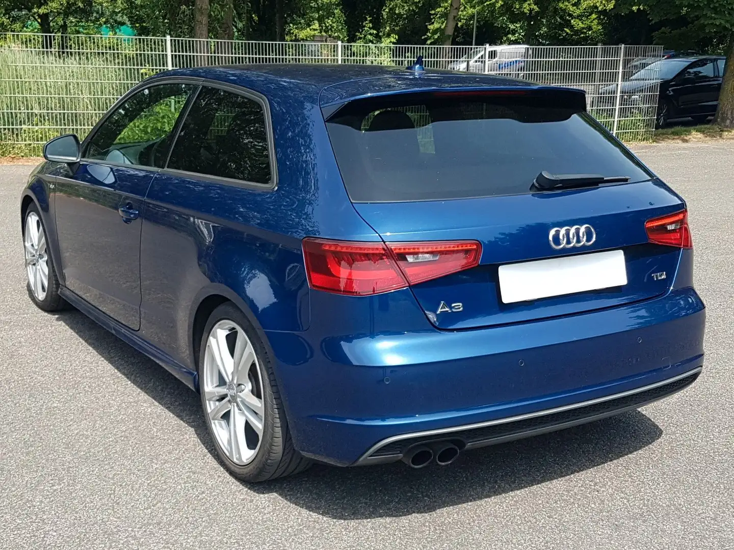 Audi A3 2.0 TDI S line NaviPlus Xenon B&O PDC Sitzhzg Blau - 2