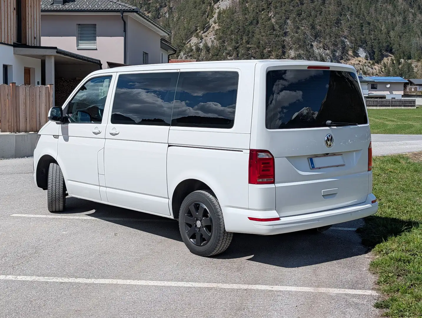 Volkswagen T6 Kombi VW T6 Kombi KR 2,0 TDI BMT, 2 Schiebetüren, LED Scheinwerfer Kleinbus Weiß - 2