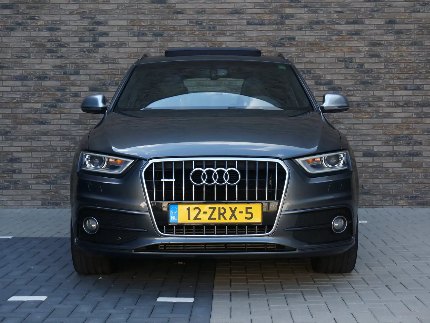 Audi Q3 2.0 TFSI 2x S-Line | Panoramadak BOSE Camera Leder Grijs - 2