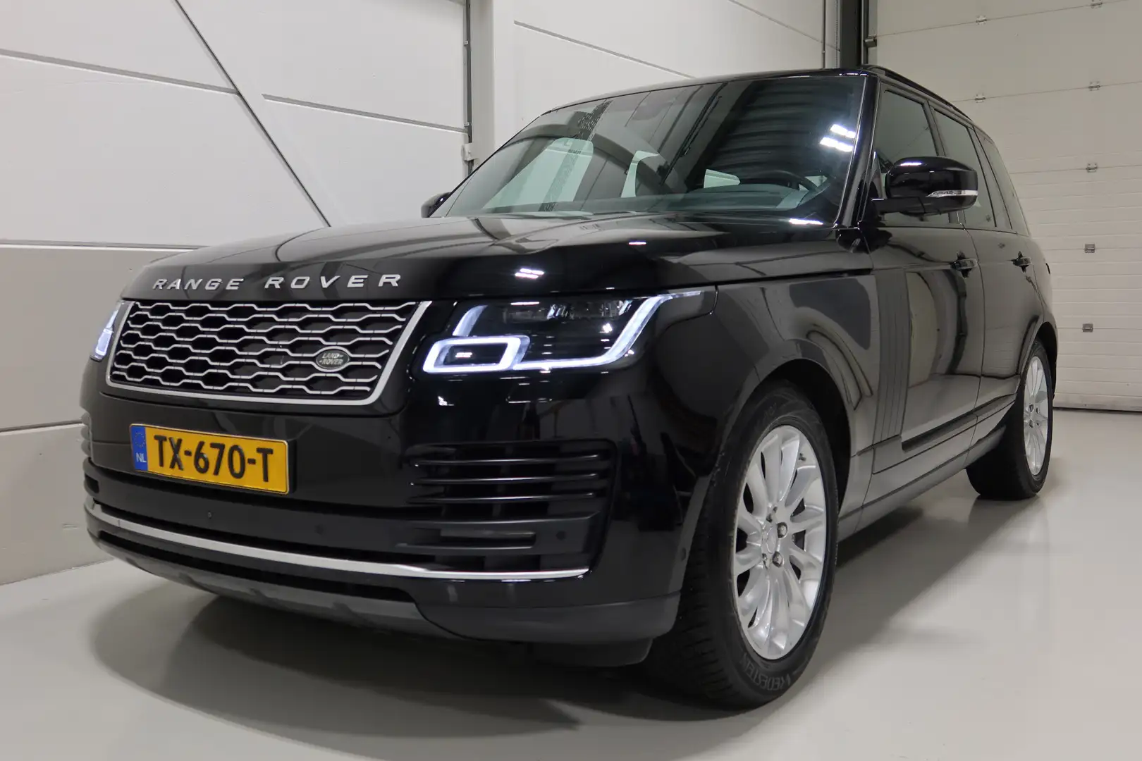 Land Rover Range Rover P400e Vogue BTW eerste eigenaar Zwart - 1