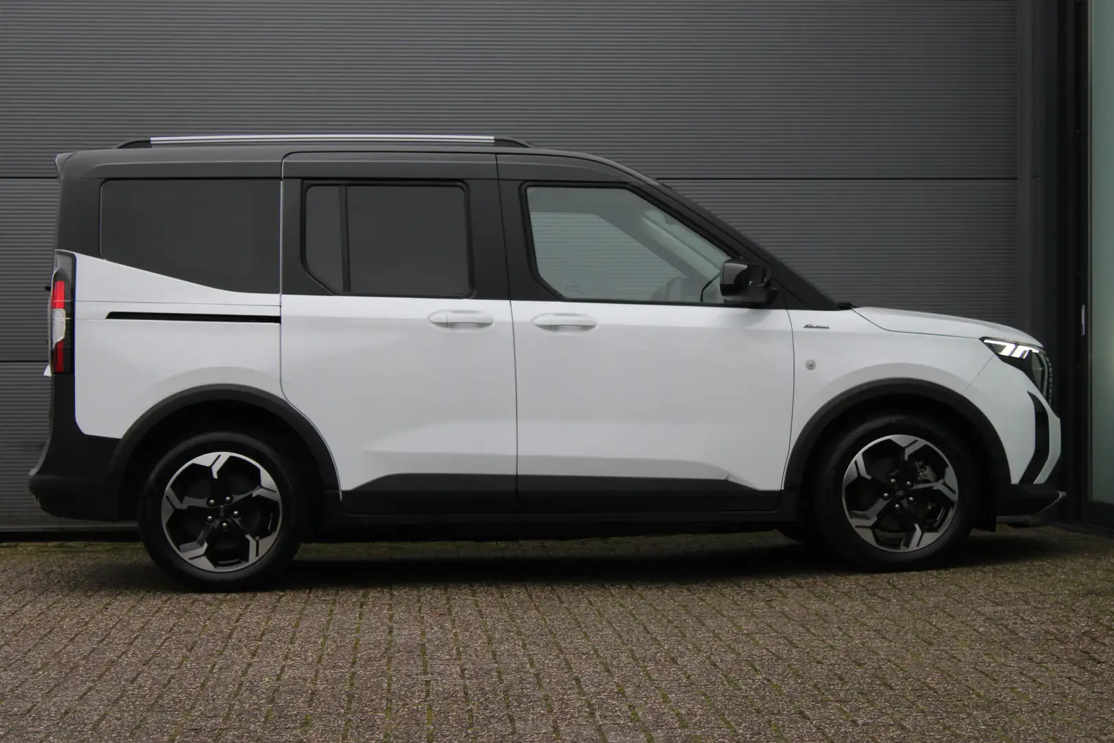 Ford Tourneo Courier Active BEV 43kWh 5P | Full Options | BLIS | Winter Blanco - 2