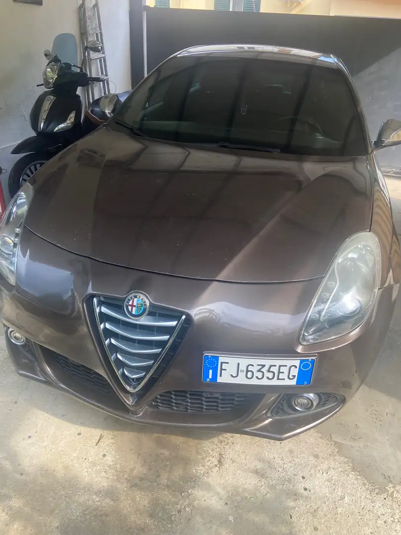 Alfa Romeo Giulietta Giulietta III 2010 2.0 jtdm Distinctive 150cv E5+ - 1