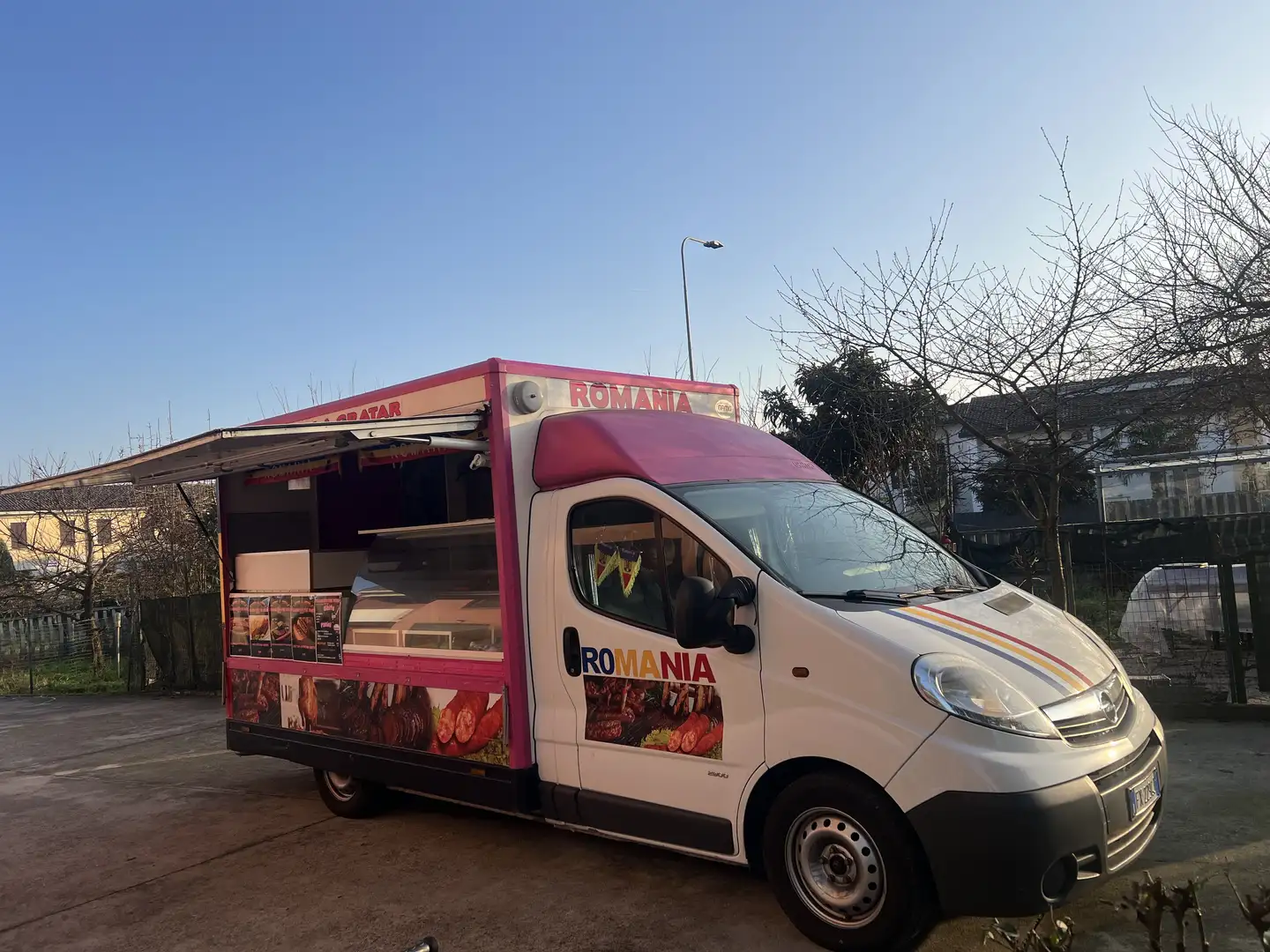 Opel Vivaro Food truck - 1
