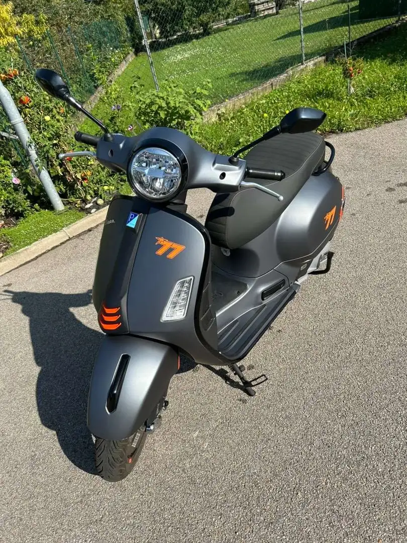 Vespa GTS Super Sport 125 Szürke - 1