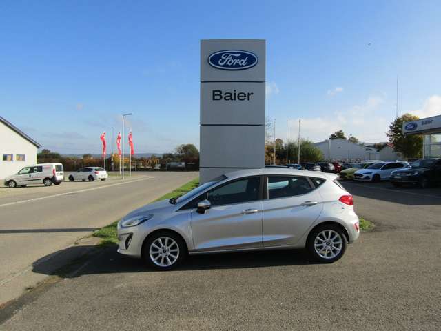 Imagine Ford Fiesta Titanium - Navi/Sitzheizung/Bluetooth/LM-Felgen