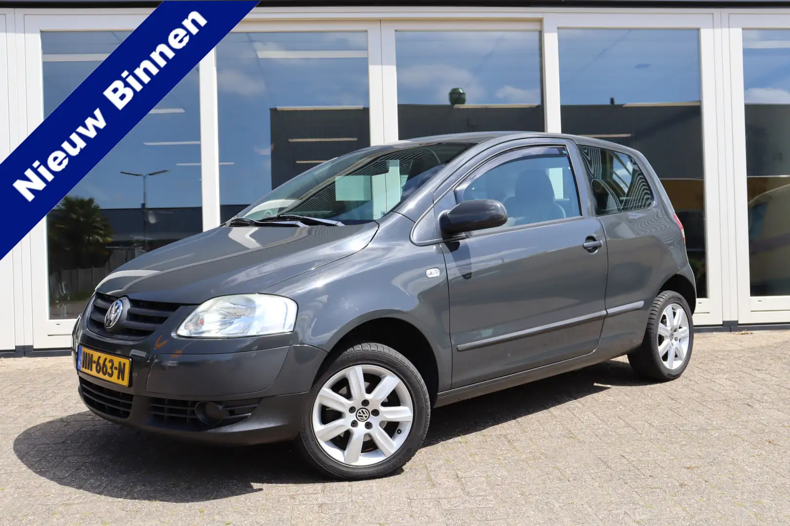 Volkswagen Fox 1.2 Trendline, Airco, Trekhaak, Prijs Is Rijklaar Grijs - 1