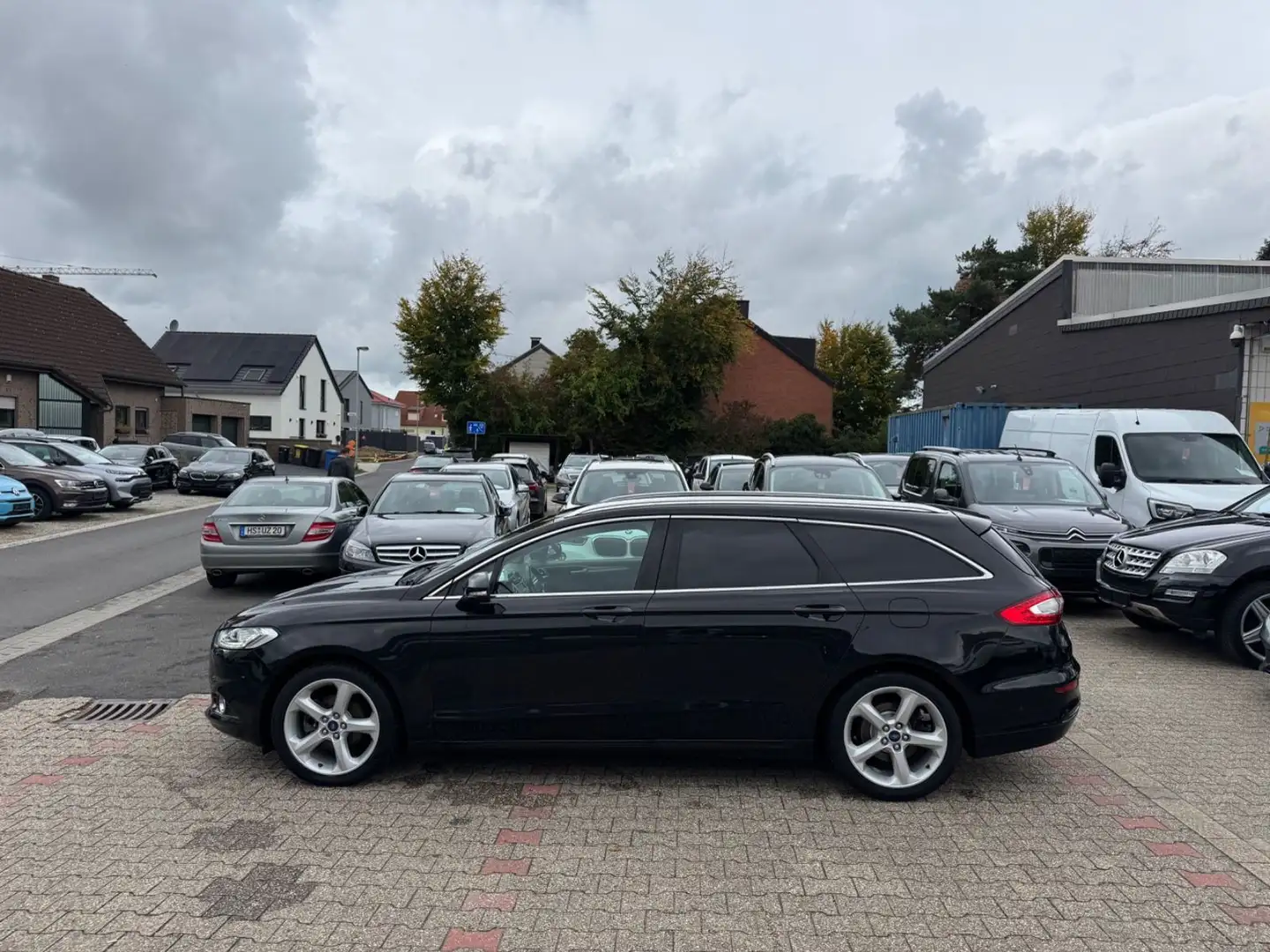 Ford Mondeo Turnier Titanium ST LINE LED NAVI Noir - 2