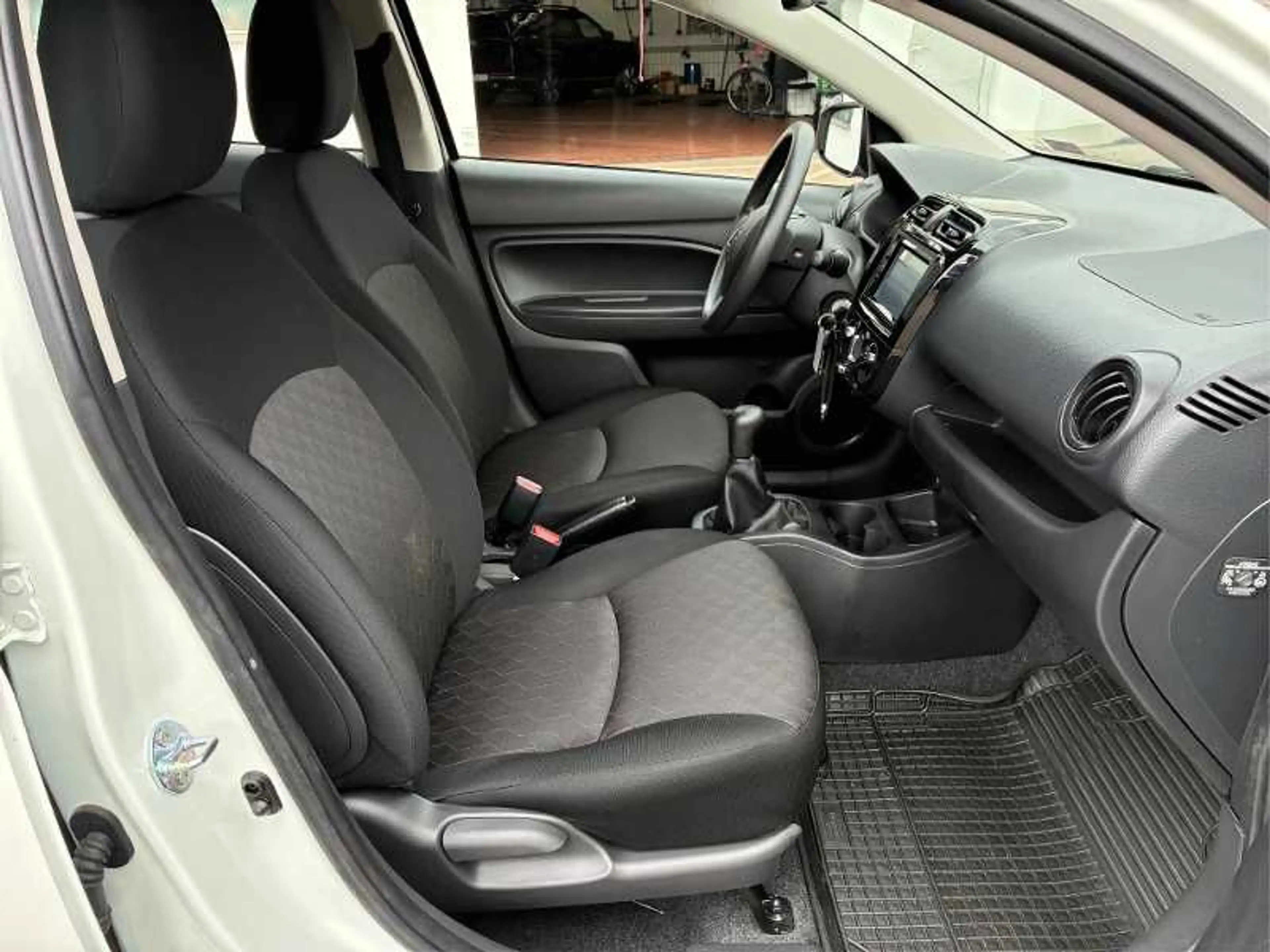 Mitsubishi Space Star Select 1.2 MIVEC 5-Gang — photo 6