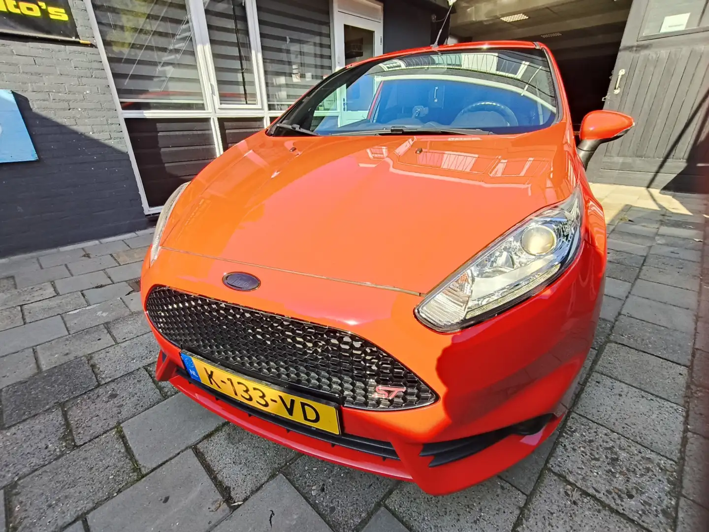 Ford Fiesta 1.6 ST 1, Zeer sportief Rood - 2