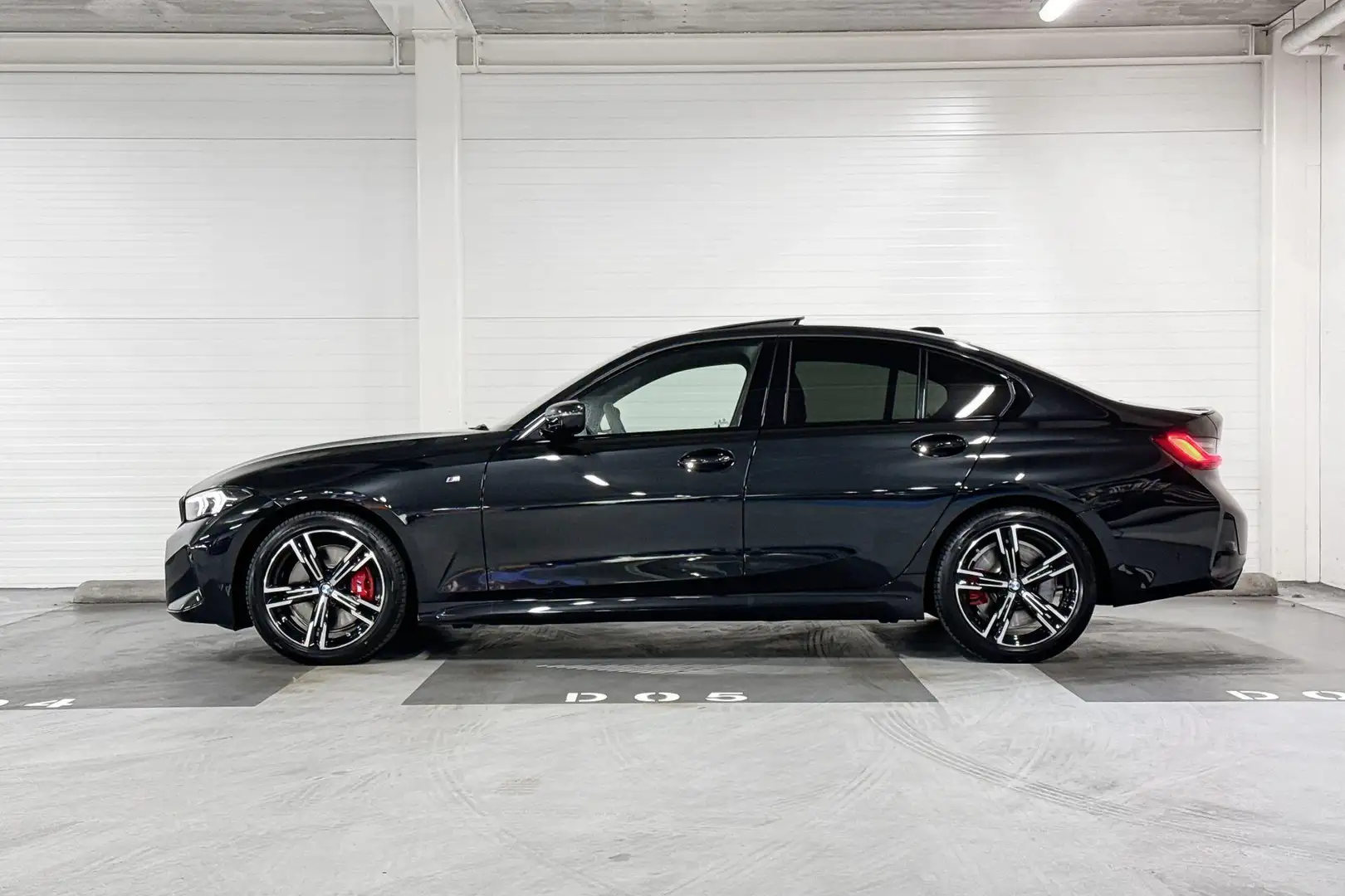BMW 318 3 Serie Sedan 318i | M-Sport Pro | Adaptive Led | Zwart - 2