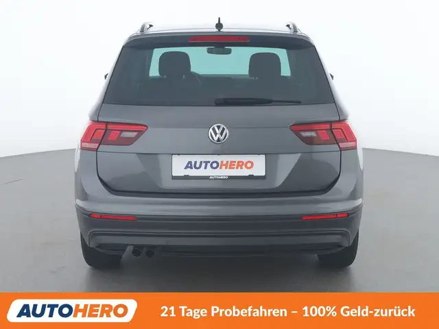 Volkswagen Tiguan view 5