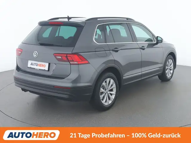 Volkswagen Tiguan view 6