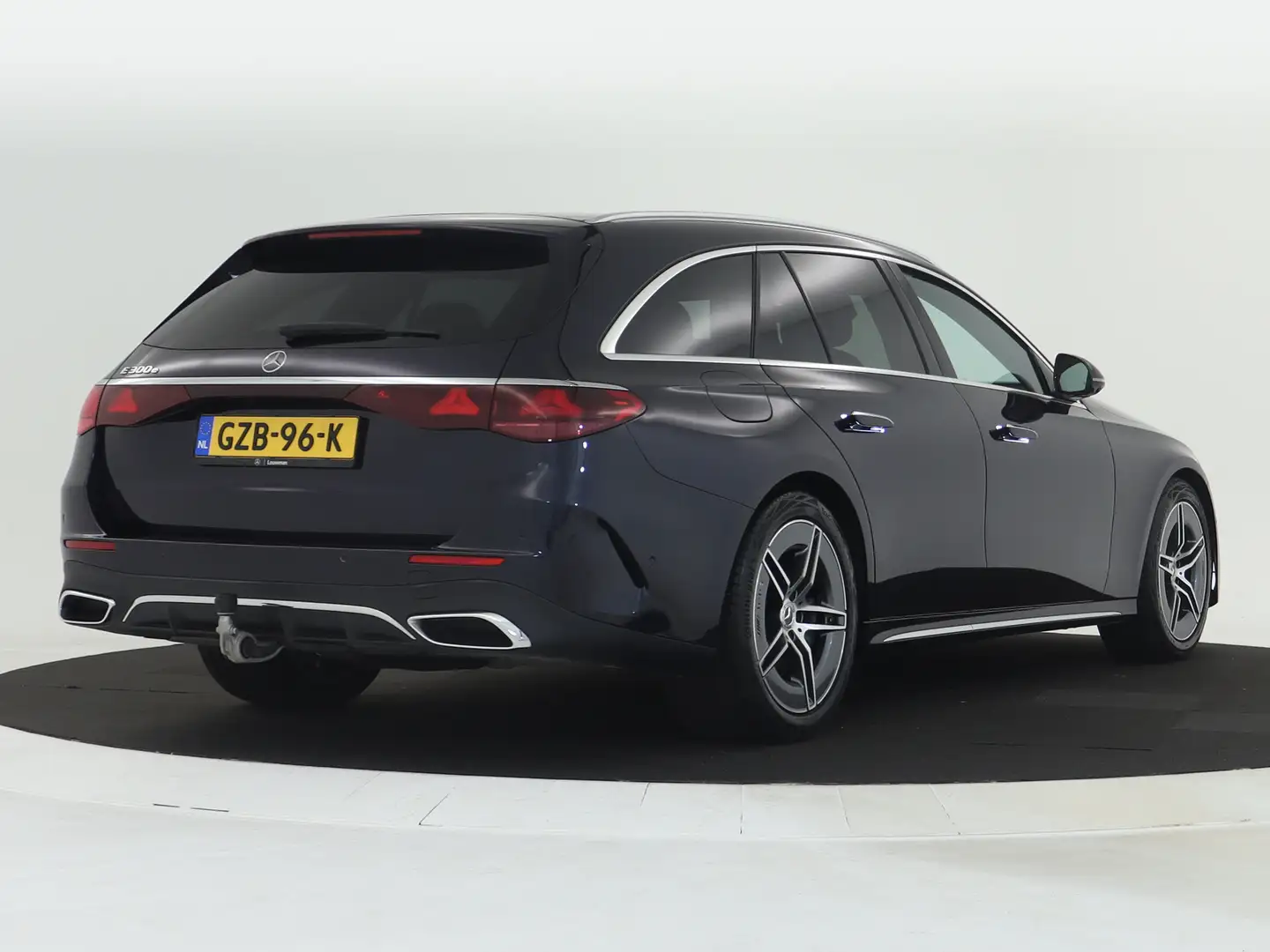 Mercedes-Benz E 300 Estate e AMG Plug-In Hybride | AMG Styling | Trekh Azul - 2