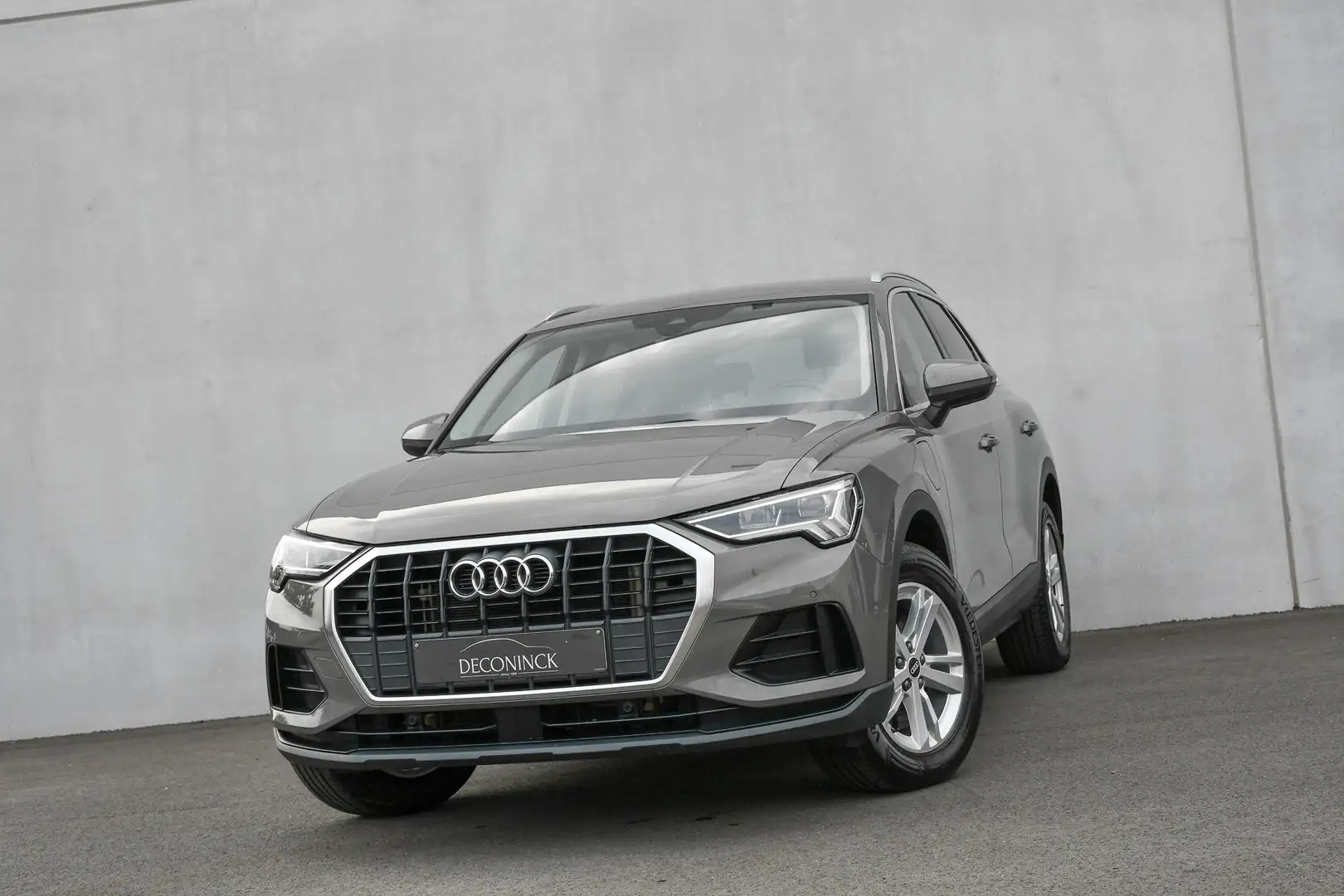 Audi Q3 45 TFSIe*CAMERA*LEDER*LED*VIRTUAL*KEYLES*LANE ASS* Gris - 1
