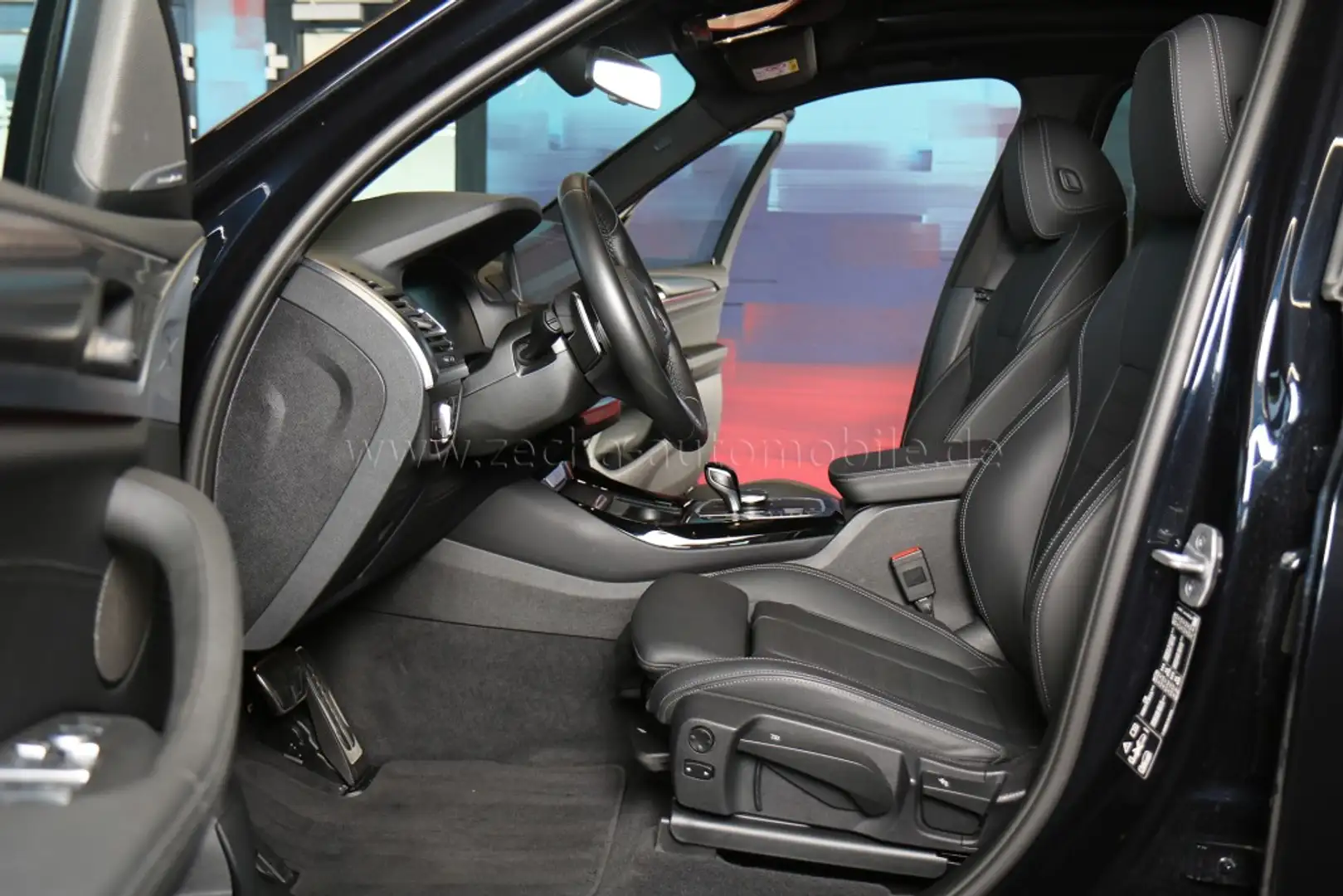 BMW X3 xDrive30d M-Sportp.Panod.AHK.ACC.Laser.H K.19 Noir - 2