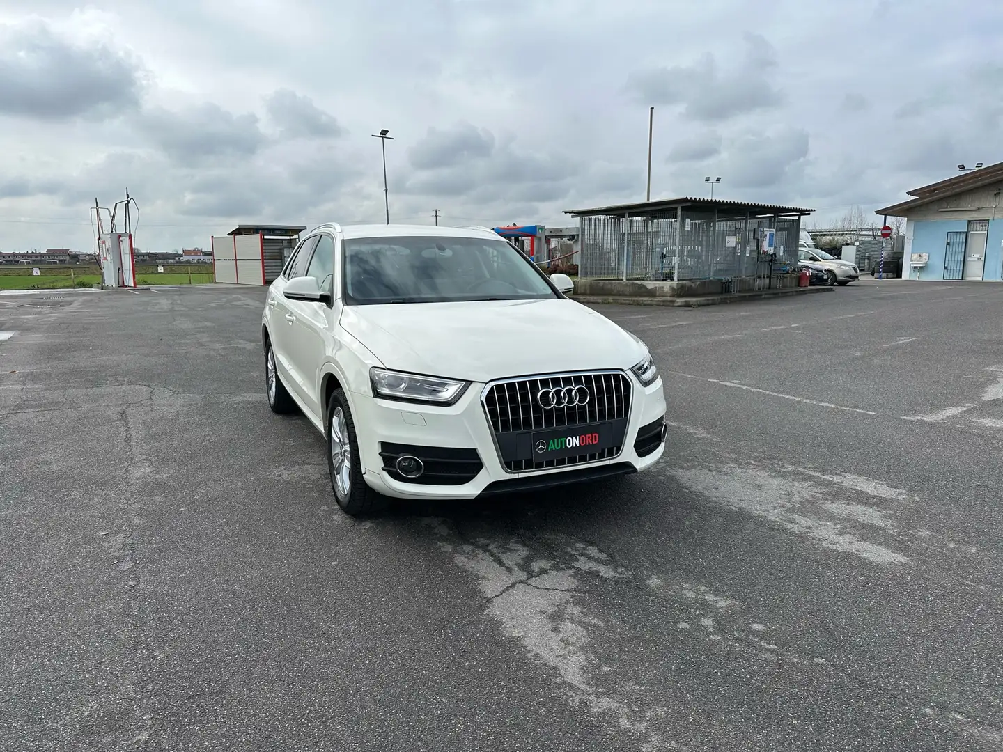Audi Q3 2.0 tdi Advanced 140cv Bianco - 1