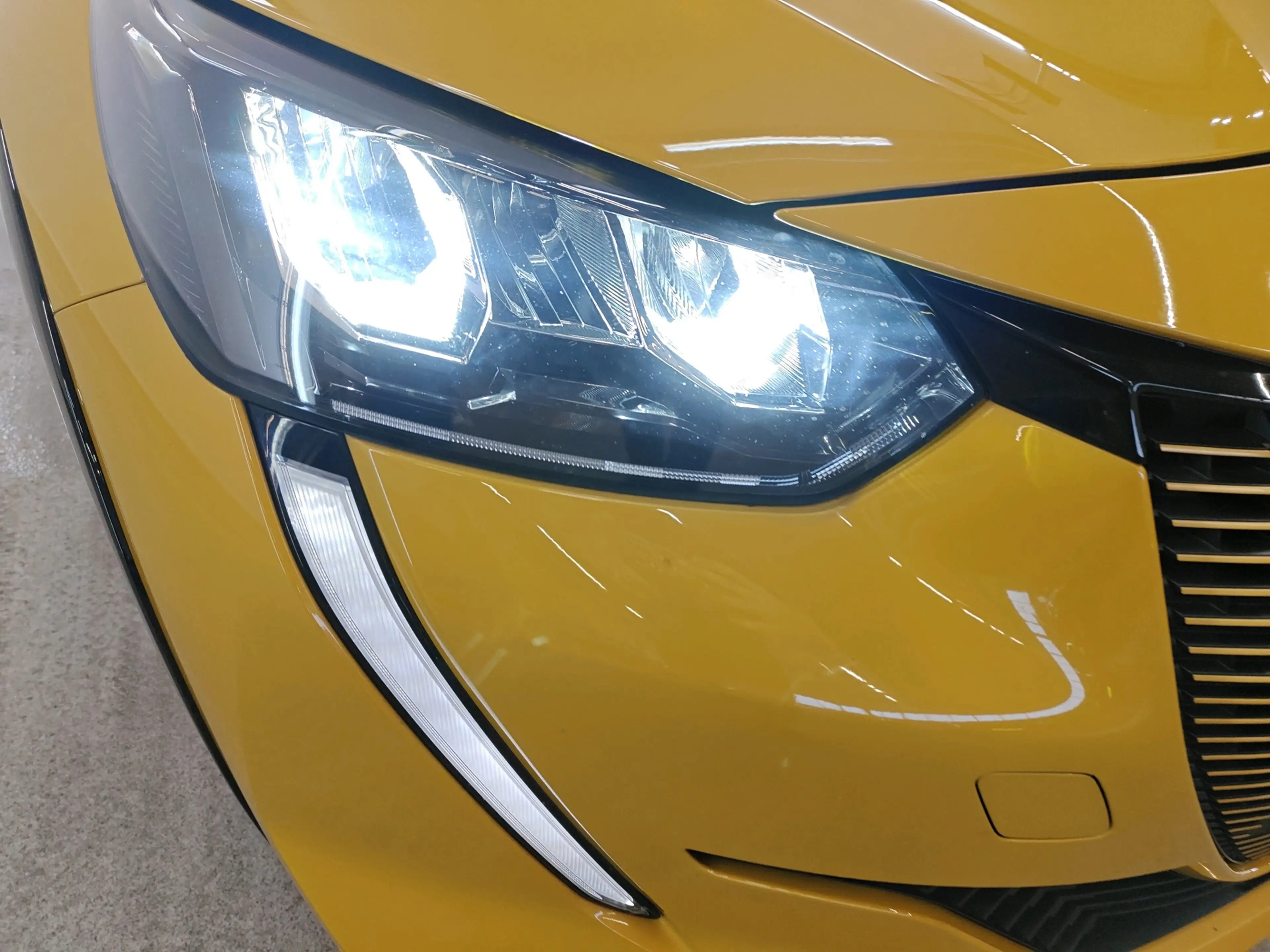 Peugeot e-208 EV 50 kWh 136pk Allure Pack | SOH 90% | Connect 3D — photo 20