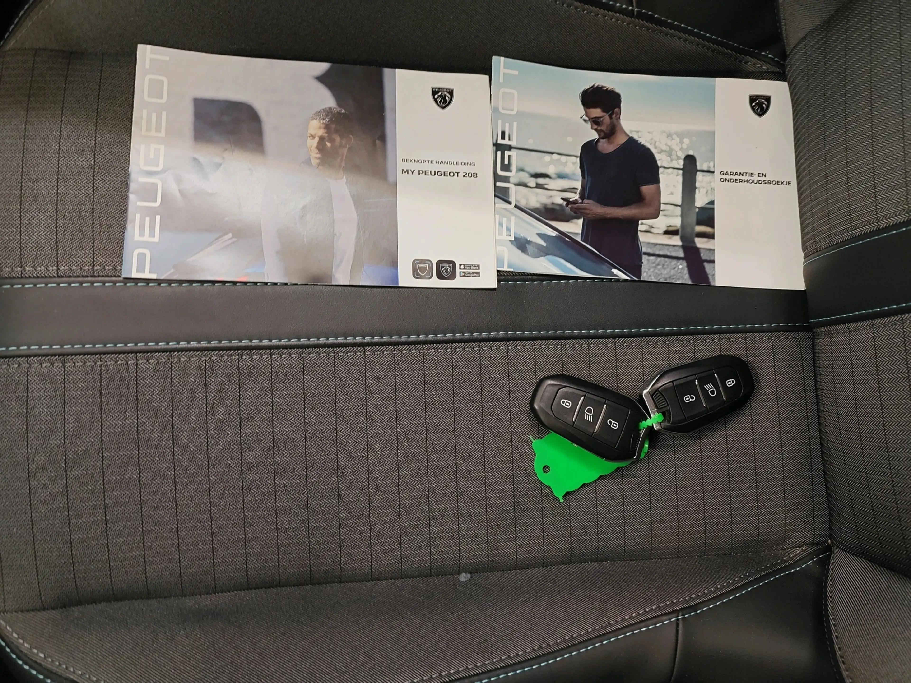 Peugeot e-208 EV 50 kWh 136pk Allure Pack | SOH 90% | Connect 3D — photo 14