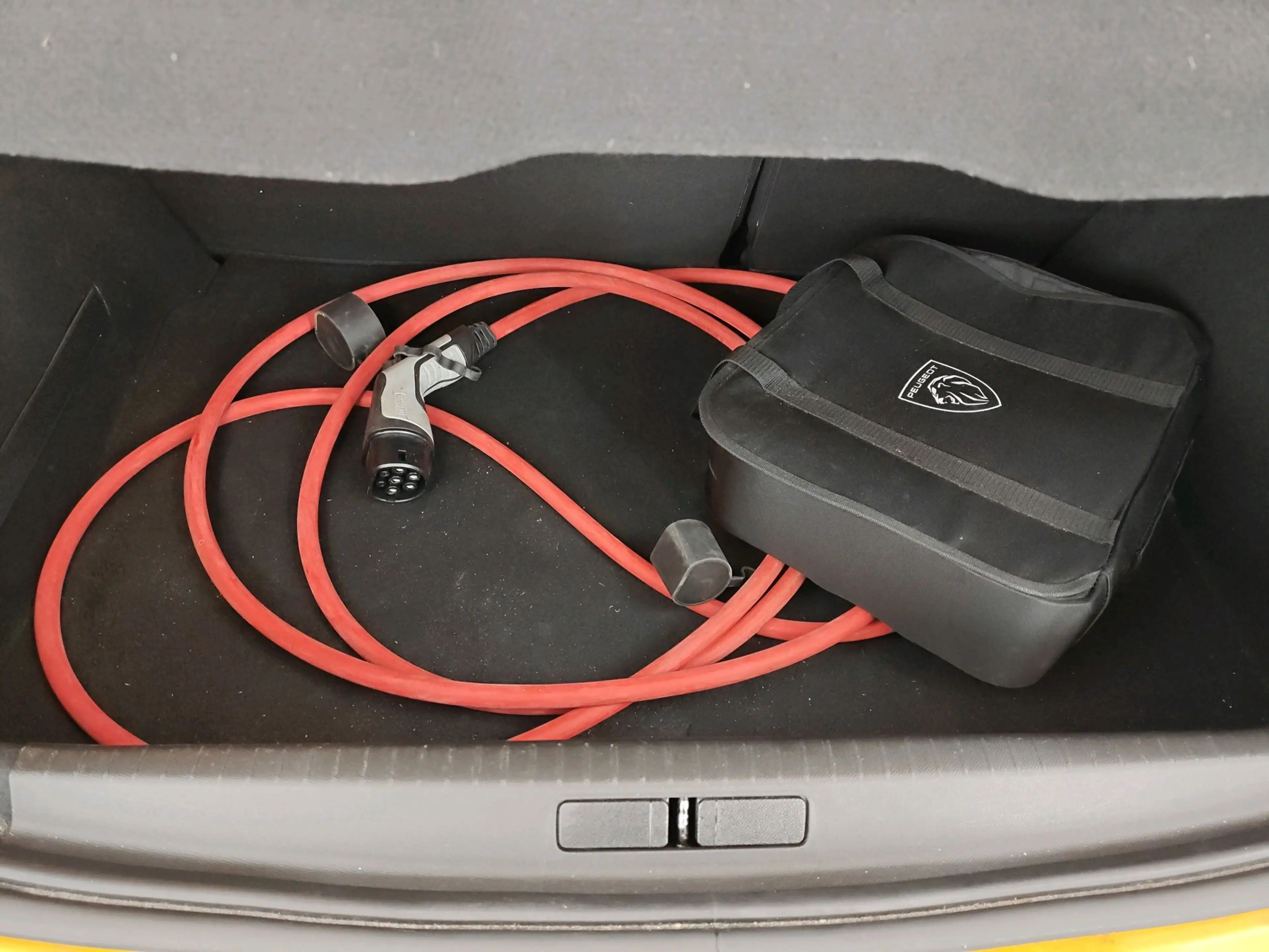 Peugeot e-208 EV 50 kWh 136pk Allure Pack | SOH 90% | Connect 3D — photo 17