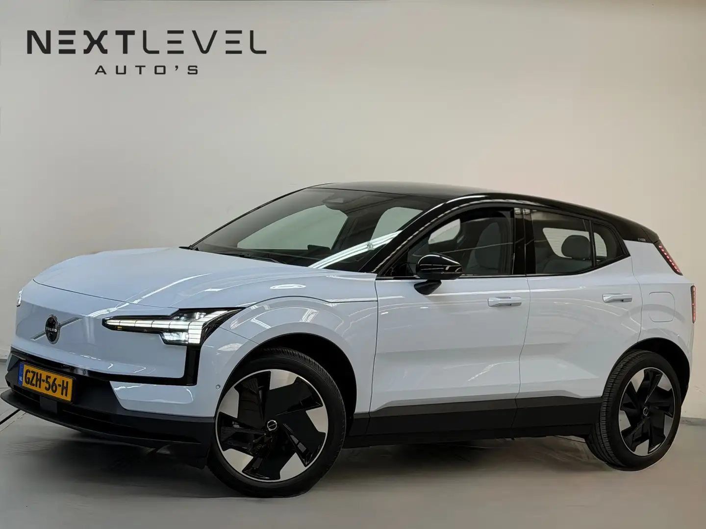 Volvo EX30 Single Motor Extended Range Ultra 69 kWh Blau - 1