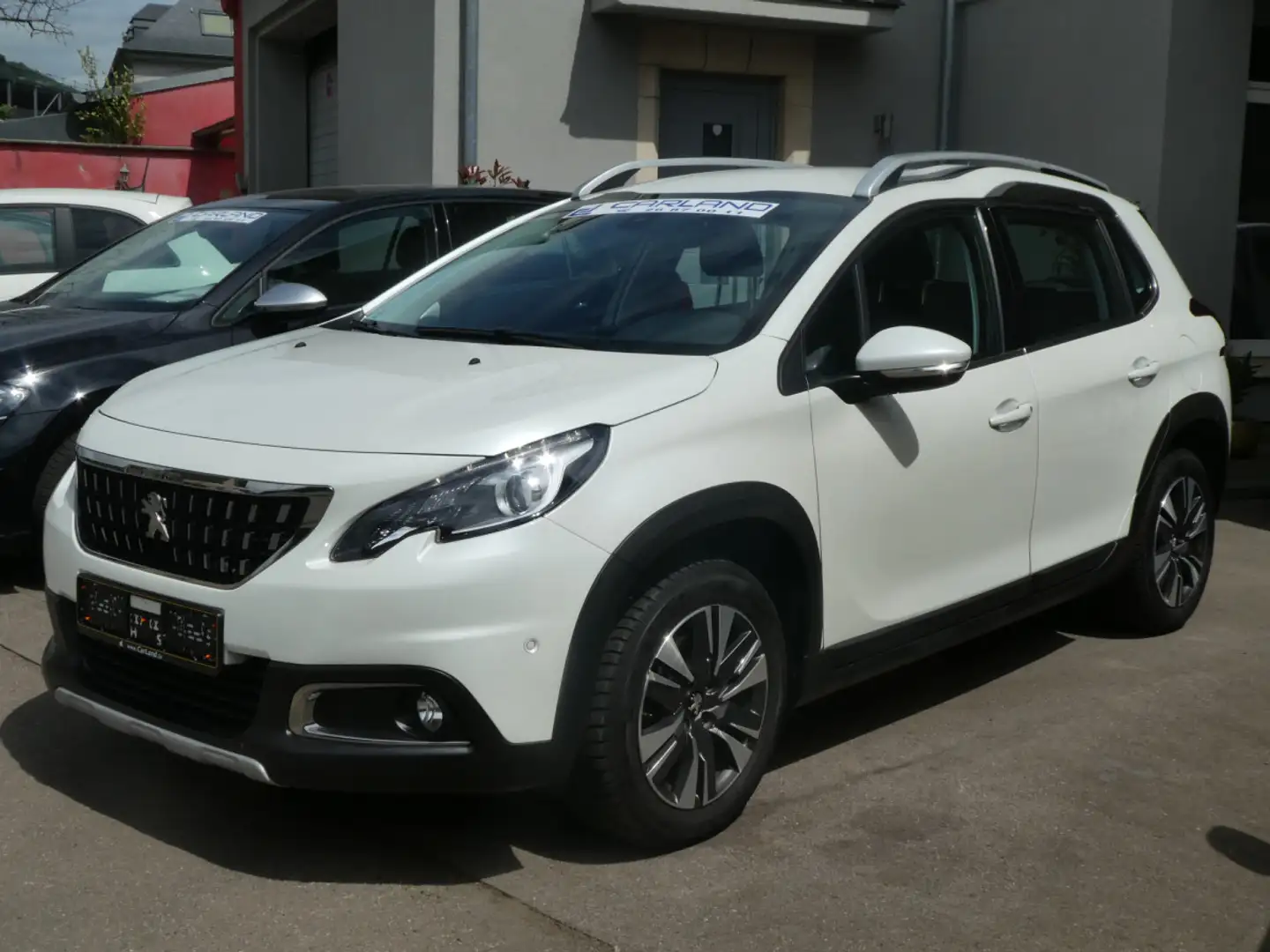 Peugeot 2008 1.2 130 Allure Weiß - 1