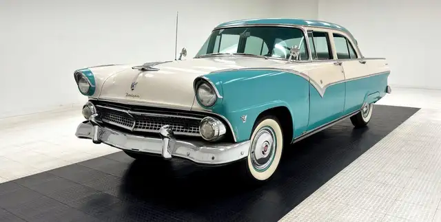Ford Fairlane Town Sedan