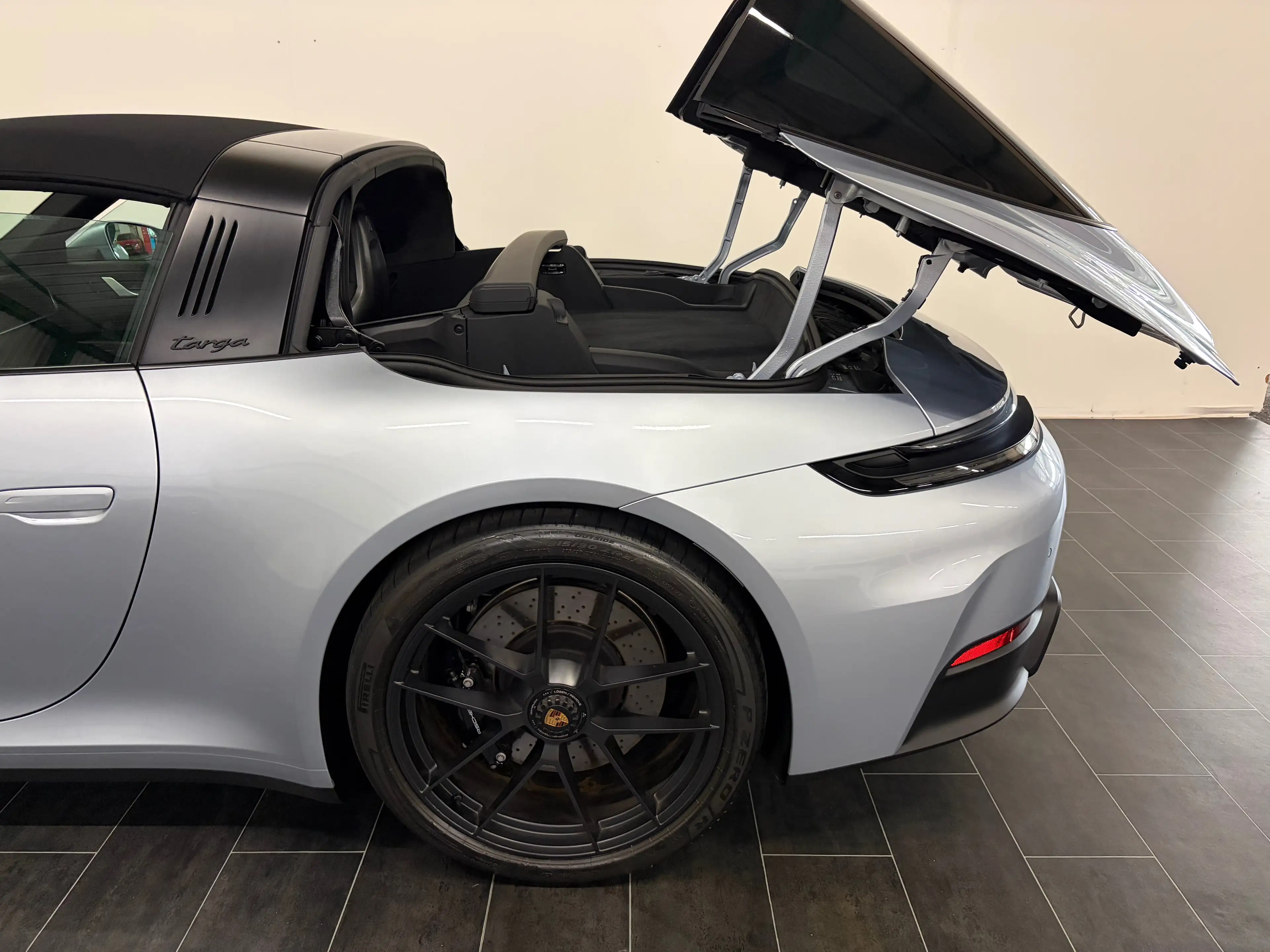 Porsche 911 911 Carrera 4 Targa GTS 1,9kWh GTS **PTS-1.Hand** — photo 10